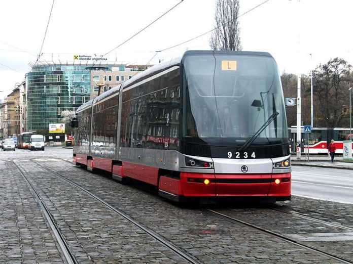 buona-educazione-sui-mezzi-pubblici-a-praga-italia-praga-one-way Come comportarsi sui mezzi pubblici a Praga | Norme di comportamento in Repubblica Ceca