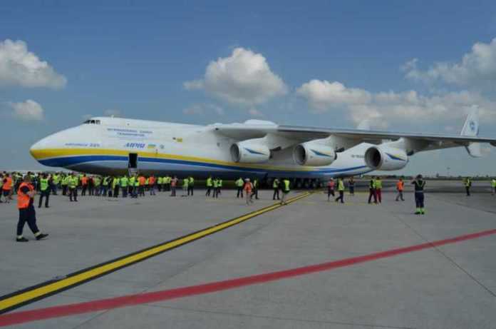DSC_0324 Gallery: Antonov An-225 a Praga
