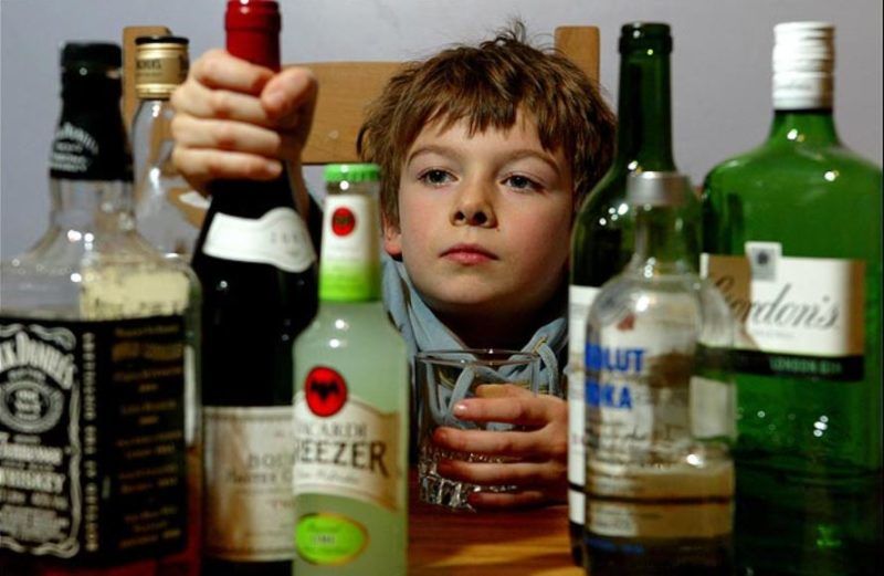 La nuova legge antifumo ceca rende l'alcol legale per i minori
