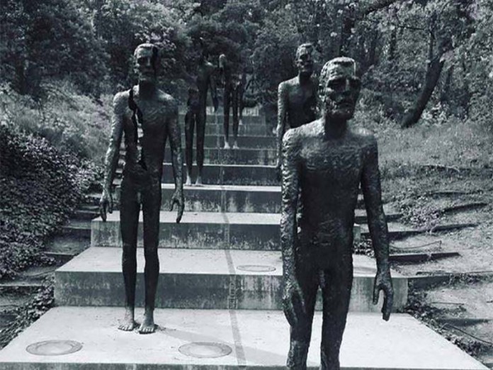 scalinata-petrin-cambia-nome-in-onore-vittime-comunismo La scalinata di Petřín cambia nome in ricordo delle vittime del comunismo