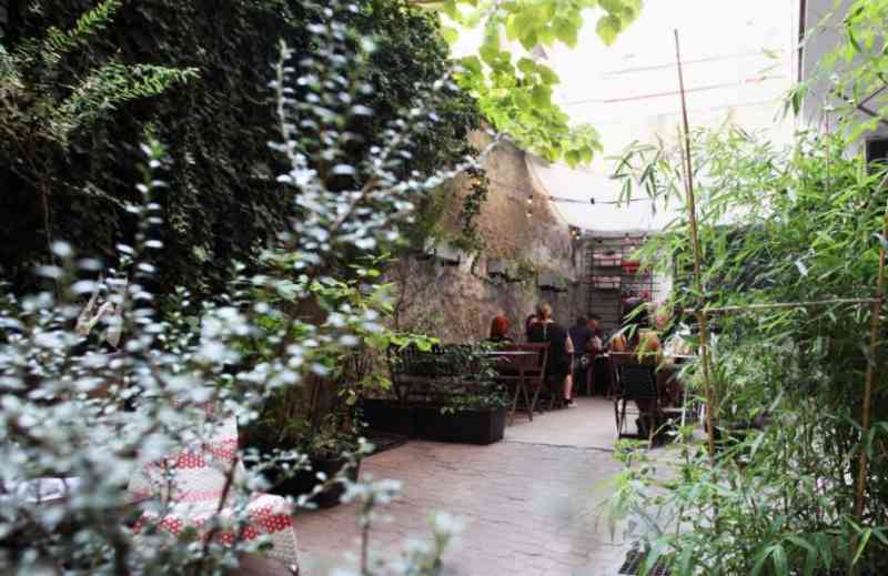 Relax estivo: ecco i migliori caffé con giardino di Praga