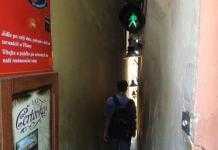 La strada più stretta di Praga: la scala del Diavolo a Malá Strana
