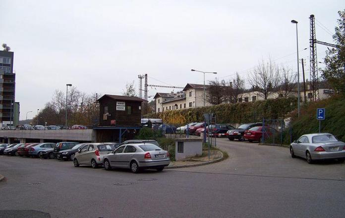 Vysočany,_Pešlova,_parkoviště_a_nádraží_Praha-Vysočany Praga 9 parcheggi a pagamento