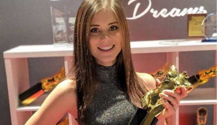 Little Caprice vince Oscar come miglior attrice porno straniera