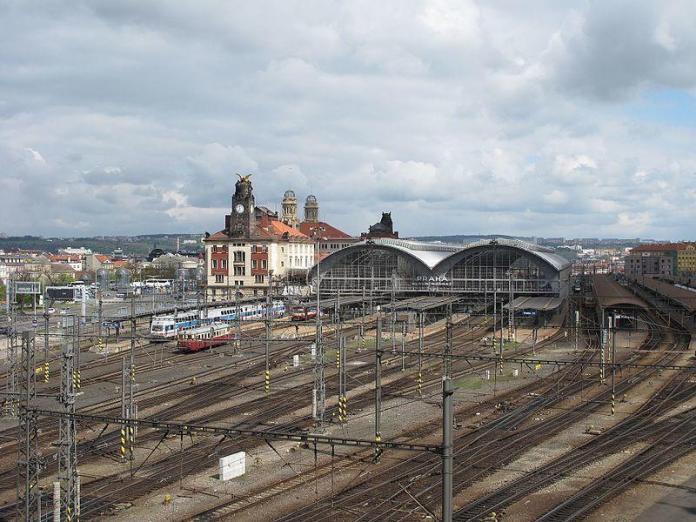 Hlavní-nádraží-(Praha)-(002) Hlavní nádraží - Stazione