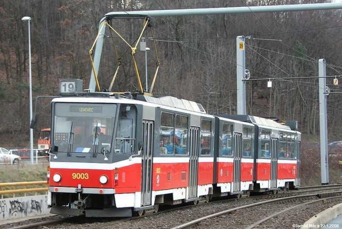 800px-Krejcárek,_9003 Tram linea 19