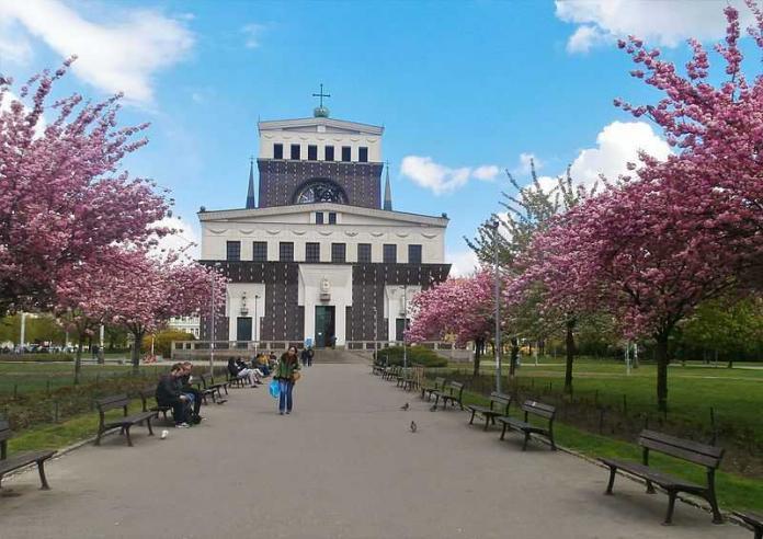 Kostel_Nejsvětějšího_Srdce_Páně,_Vinohrady Jiřího z poděbrad
