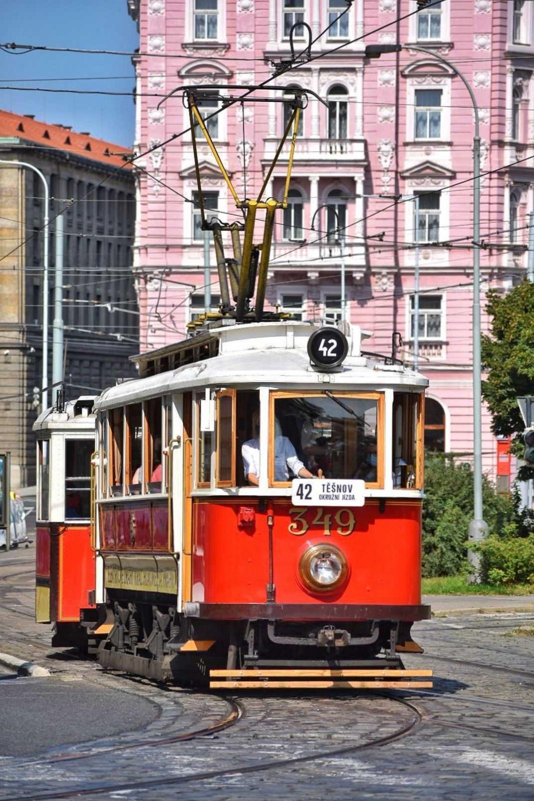 Lanciata quest'estate come parte di un progetto più grande, la linea 42 del tram storico diventerà un mezzo fisso per il trasporto sostenibile dei turisti.