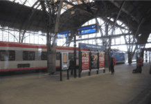 Ferrovie Ceche: rimborsi automatici sui ritardi e altre novità La Stazione Centrale di Praga nel 2010. L'azienda České dráhy (ČD, Ferrovie Ceche) sta semplificando i servizi di validazione dei biglietti online rimborso automatico se un treno subisce un ritardo di oltre un'ora.